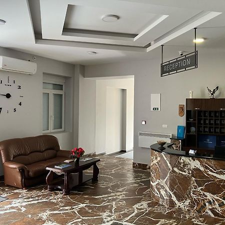 Hotel Mountain View Inn Gusinje Экстерьер фото